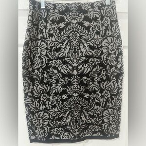 Calvin Klein Pull on Elegant Black and Gray Patterned Skirt